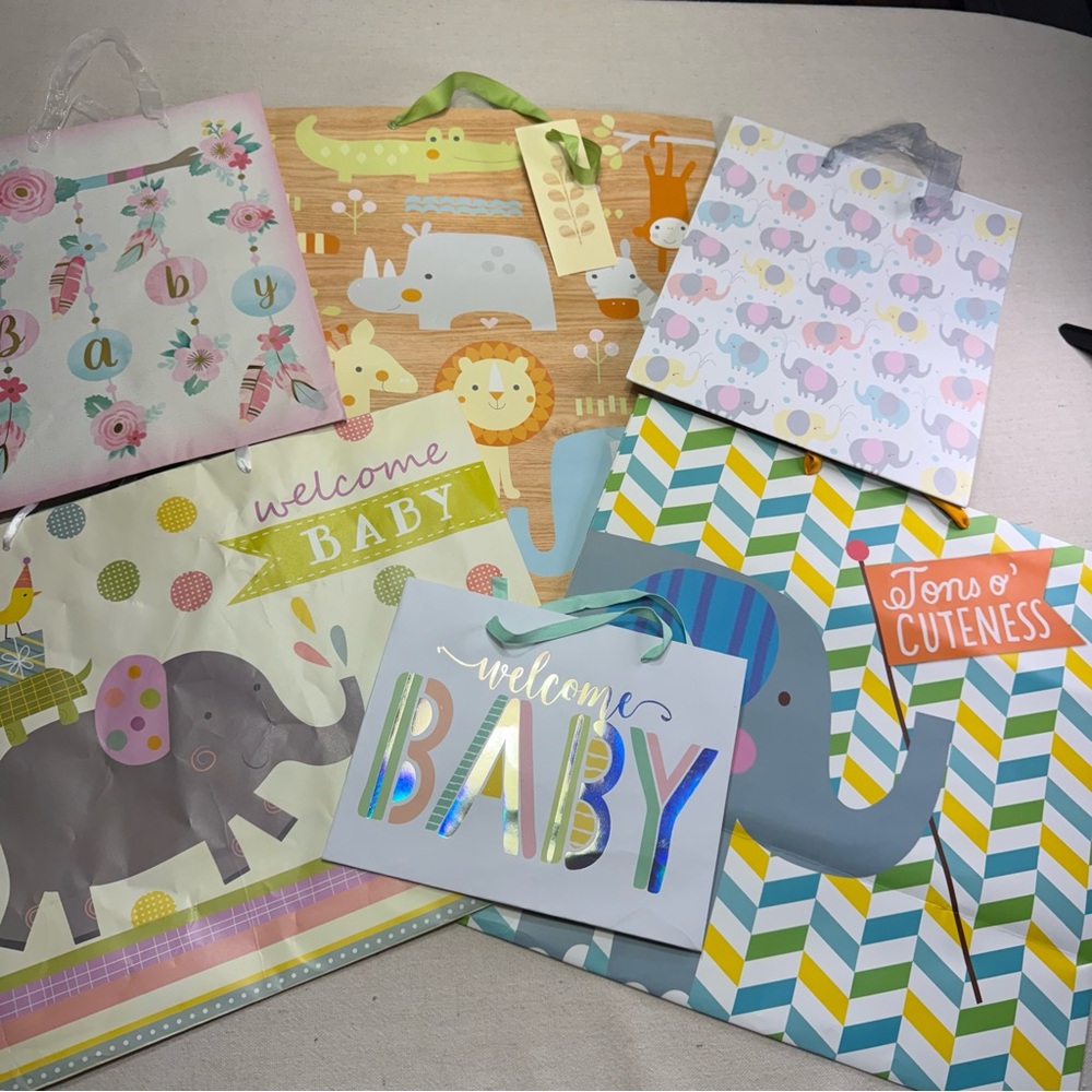 Baby Gift Bag Set - Pastel Multi-Color Welcome Baby Designs - 6 Gift Bags